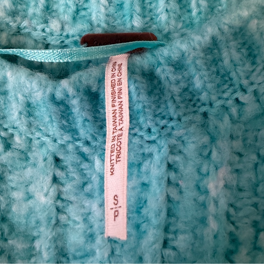 Free People Like New Carter Pullover - Aqua Fur Size S Boxy Fit - Picture 6 of 8